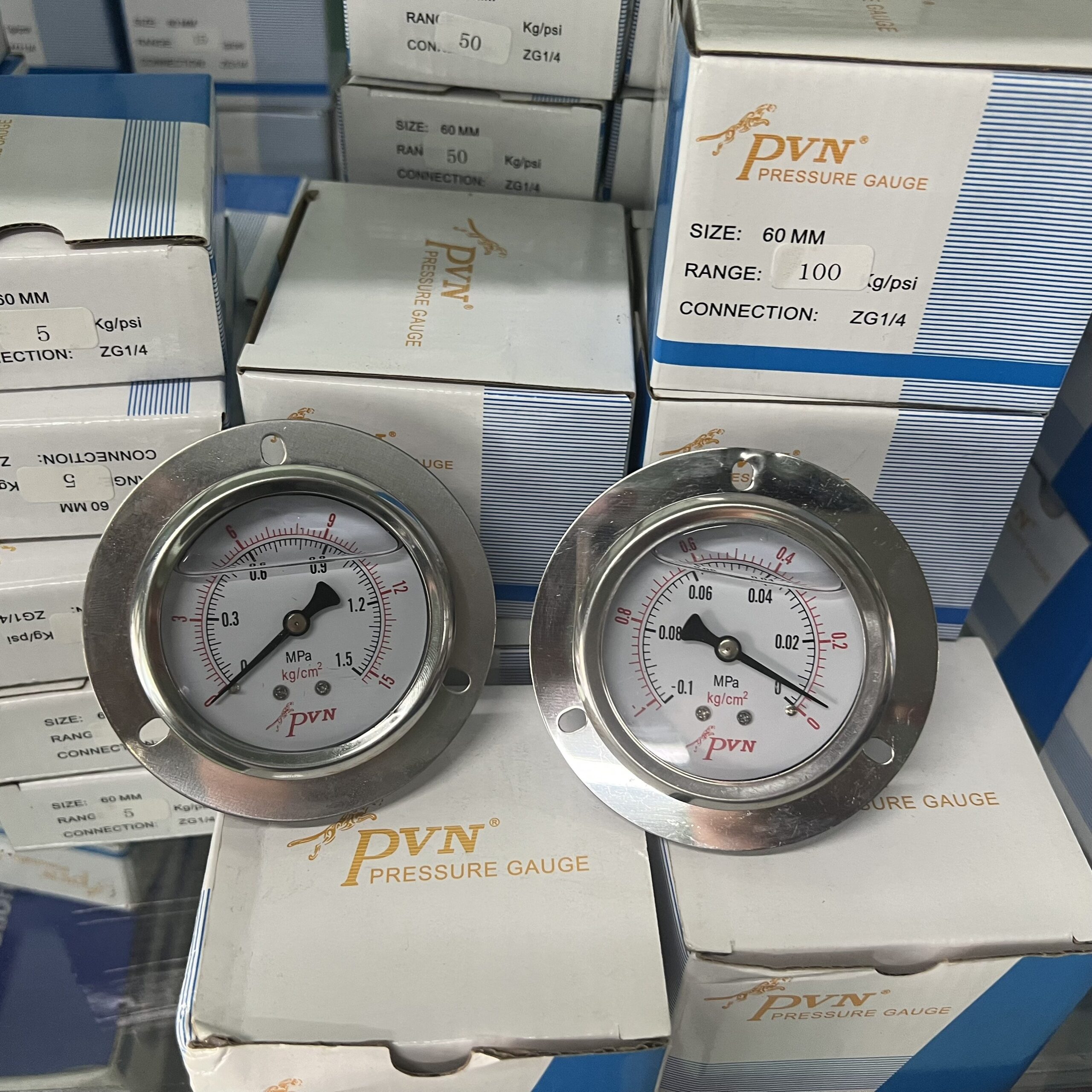 1658476717-2 Đồng hồ dầu chân sau mặt 63mm